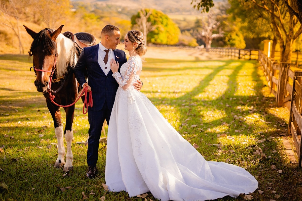 Ensaio Pós Wedding - Ensaio pós casamento - Ensaio de Casal - Previa de Casal - Multifocco - Haras do Morro - Ensaio na fazenda - Fotos de casal - Ensaio ao ar livre - Ensaio externo - Ensaio de casal no Campo - Ensaio de Noivos - Noiva - Noivo 