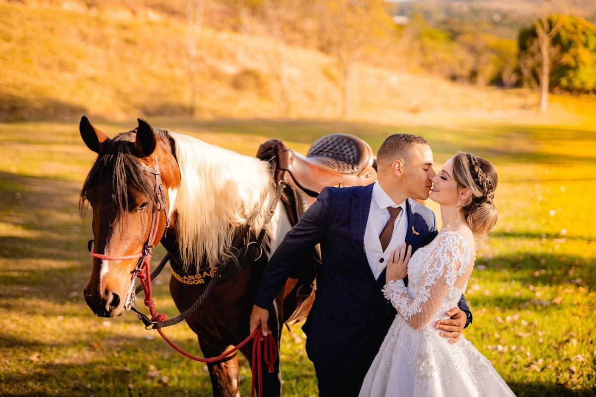 Ensaio Pós Wedding - Ensaio pós casamento - Ensaio de Casal - Previa de Casal - Multifocco - Haras do Morro - Ensaio na fazenda - Fotos de casal - Ensaio ao ar livre - Ensaio externo - Ensaio de casal no Campo - Ensaio de Noivos - Noiva - Noivo 
