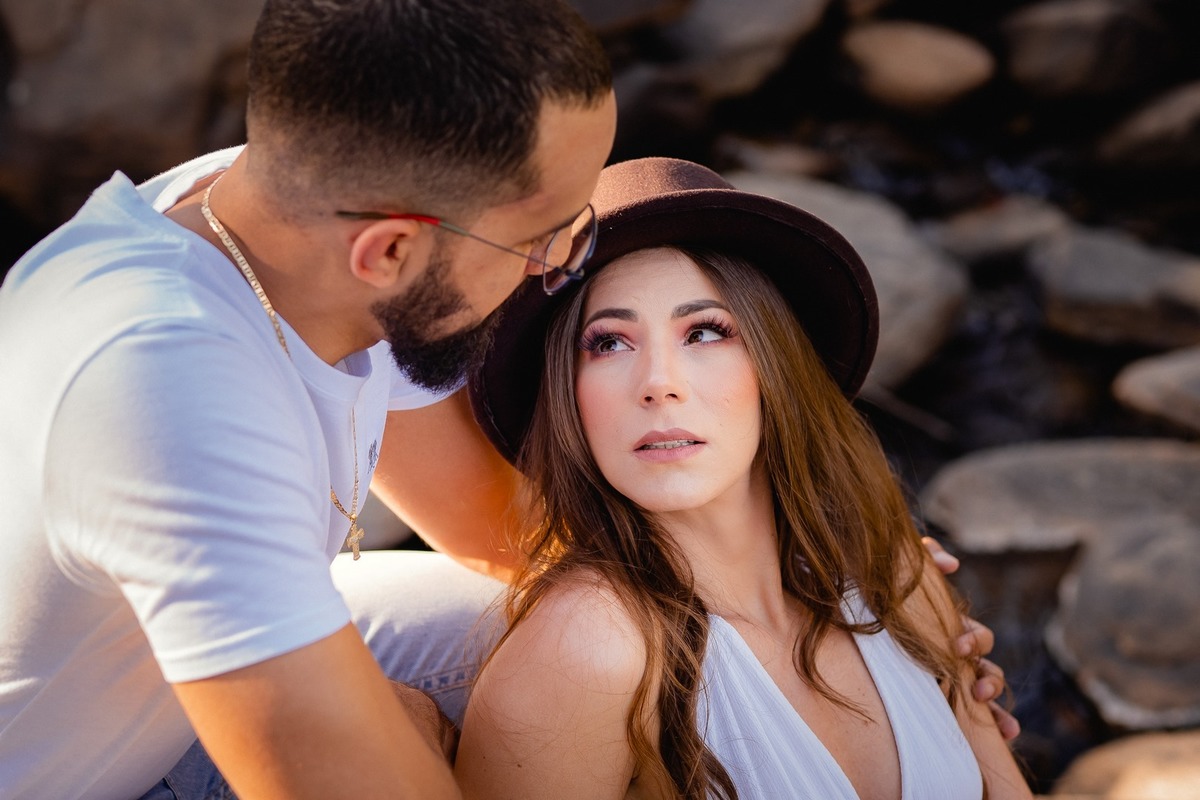 Ensaio Criativo - Pré-wedding - Ensaio no campo - Ensaio de Casal - Ensaio pré casamento - Ensaio ao por do sol - Ensaio simples - Ensaio de casal no Salto do corumbá - Ensaio de casal Brasília - Multifocco - Fotos de casal 