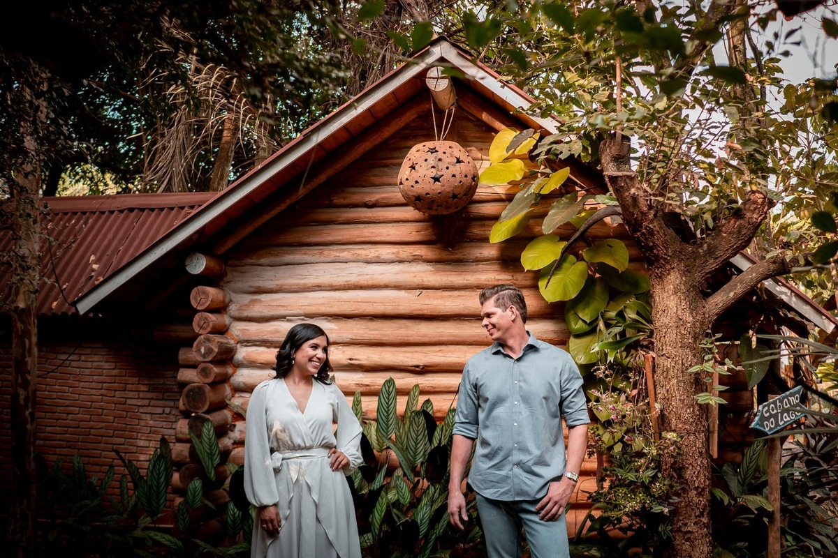 Ensaio de Casal - Ensaio de casal Brasília - Ensaio de casal ao ar livre - Ensaio de casal externo - Ensaio pré casamento - Ensaio de casal simples - Ensaio de casal criativo - Fotografo de casamento - Fotografo profissional Brasília - Multifocco 