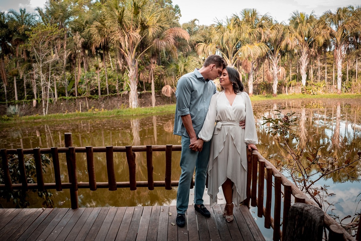 Ensaio de Casal - Ensaio de casal Brasília - Ensaio de casal ao ar livre - Ensaio de casal externo - Ensaio pré casamento - Ensaio de casal simples - Ensaio de casal criativo - Fotografo de casamento - Fotografo profissional Brasília - Multifocco 