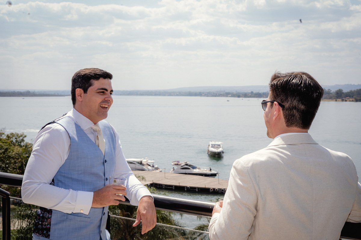 Casamento ao pôr do sol - Casamento de dia - Casamento - Cerimonia de casamento - Casal - Fotógrafo de casamento - Brasília-DF - Fotógrafo de casais - Noivo - Noiva - Vestido da noiva - Casamento inspiração - Fotógrafo Brasília 