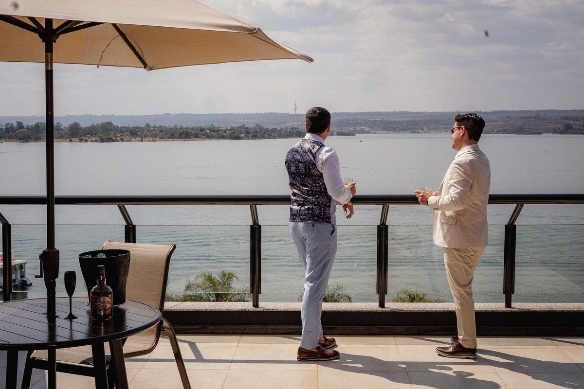 Casamento ao pôr do sol - Casamento de dia - Casamento - Cerimonia de casamento - Casal - Fotógrafo de casamento - Brasília-DF - Fotógrafo de casais - Noivo - Noiva - Vestido da noiva - Casamento inspiração - Fotógrafo Brasília 