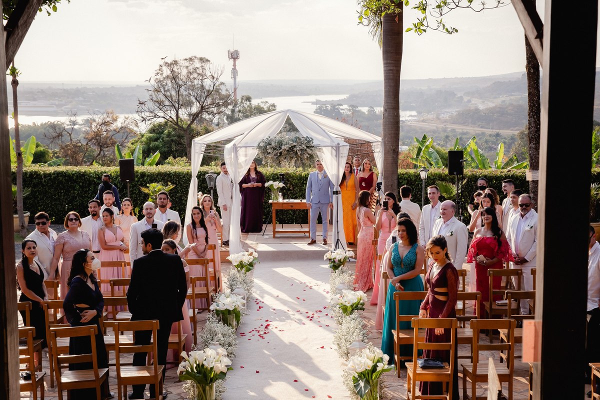 Casamento ao pôr do sol - Casamento de dia - Casamento - Cerimonia de casamento - Casal - Fotógrafo de casamento - Brasília-DF - Fotógrafo de casais - Noivo - Noiva - Vestido da noiva - Casamento inspiração - Fotógrafo Brasília 
