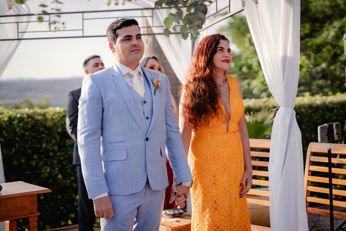 Casamento ao pôr do sol - Casamento de dia - Casamento - Cerimonia de casamento - Casal - Fotógrafo de casamento - Brasília-DF - Fotógrafo de casais - Noivo - Noiva - Vestido da noiva - Casamento inspiração - Fotógrafo Brasília 