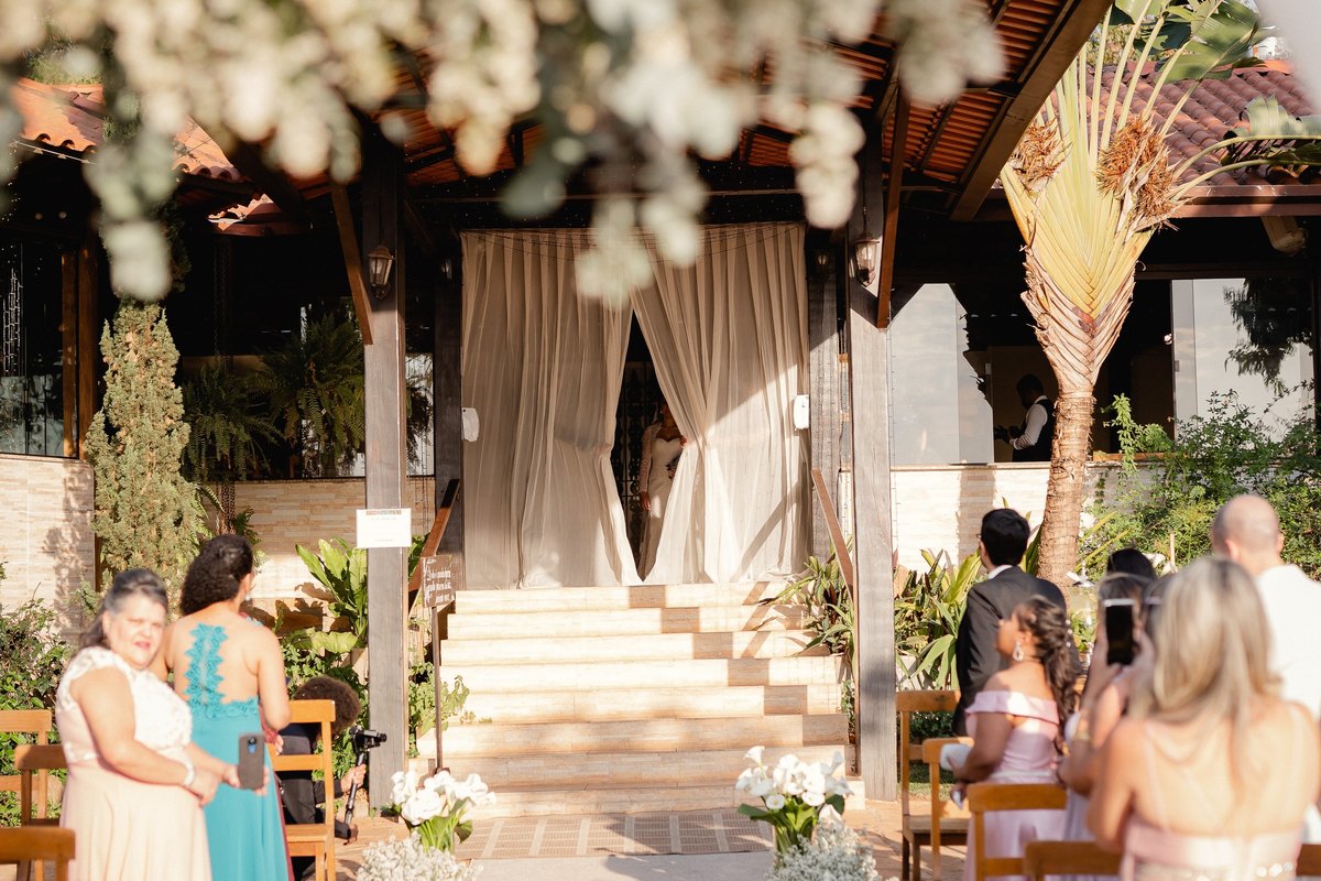 Casamento ao pôr do sol - Casamento de dia - Casamento - Cerimonia de casamento - Casal - Fotógrafo de casamento - Brasília-DF - Fotógrafo de casais - Noivo - Noiva - Vestido da noiva - Casamento inspiração - Fotógrafo Brasília 