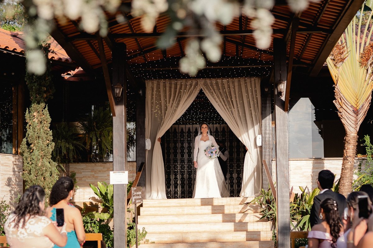 Casamento ao pôr do sol - Casamento de dia - Casamento - Cerimonia de casamento - Casal - Fotógrafo de casamento - Brasília-DF - Fotógrafo de casais - Noivo - Noiva - Vestido da noiva - Casamento inspiração - Fotógrafo Brasília 