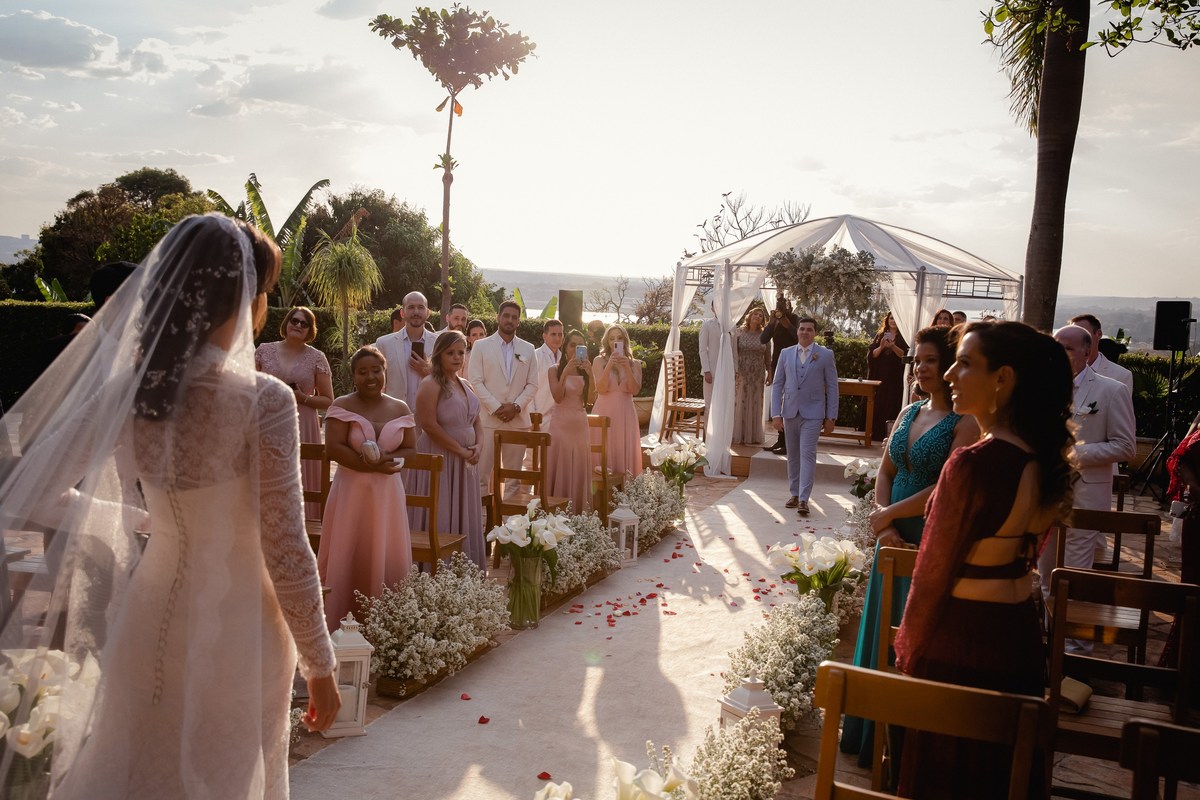 Casamento ao pôr do sol - Casamento de dia - Casamento - Cerimonia de casamento - Casal - Fotógrafo de casamento - Brasília-DF - Fotógrafo de casais - Noivo - Noiva - Vestido da noiva - Casamento inspiração - Fotógrafo Brasília 