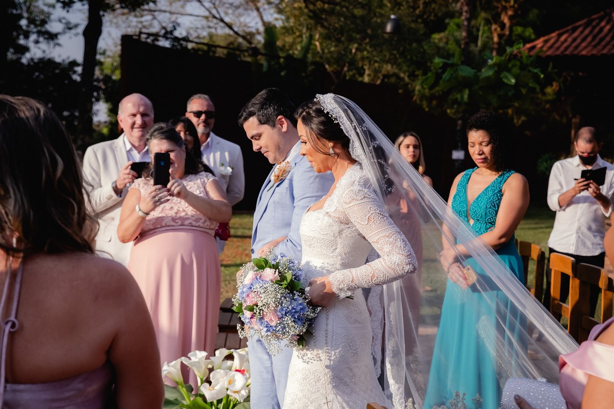 Casamento-ao-pôr-do-sol - Casamento-de-dia - Casamento - Cerimonia-de-casamento - Casal - Fotógrafo-de-casamento - Brasília-DF - Fotógrafo-de-casais - Noivo - Noiva - Vestido-da-noiva - Casamento-inspiração - Fotógrafo-Brasília