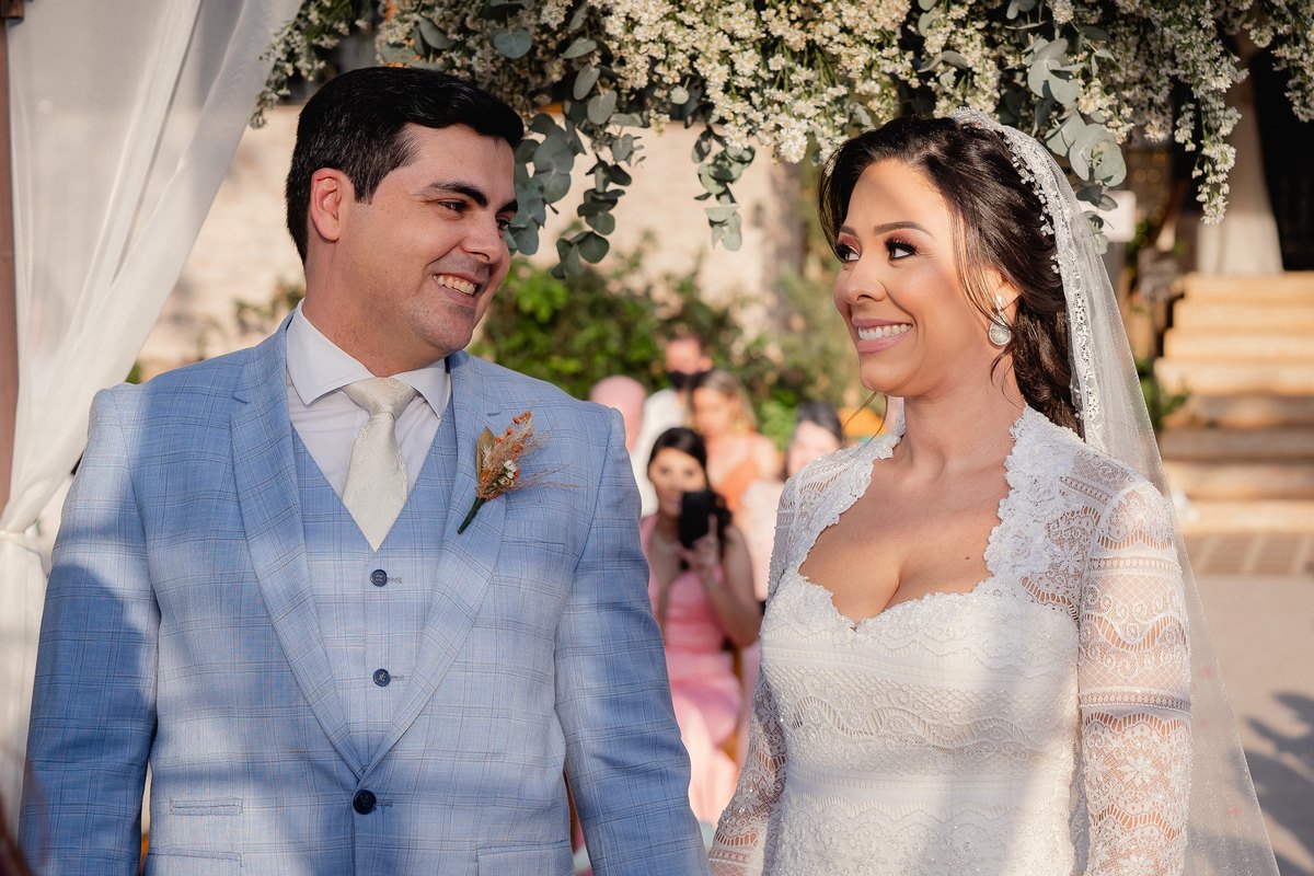 Casamento-ao-pôr-do-sol - Casamento-de-dia - Casamento - Cerimonia-de-casamento - Casal - Fotógrafo-de-casamento - Brasília-DF - Fotógrafo-de-casais - Noivo - Noiva - Vestido-da-noiva - Casamento-inspiração - Fotógrafo-Brasília