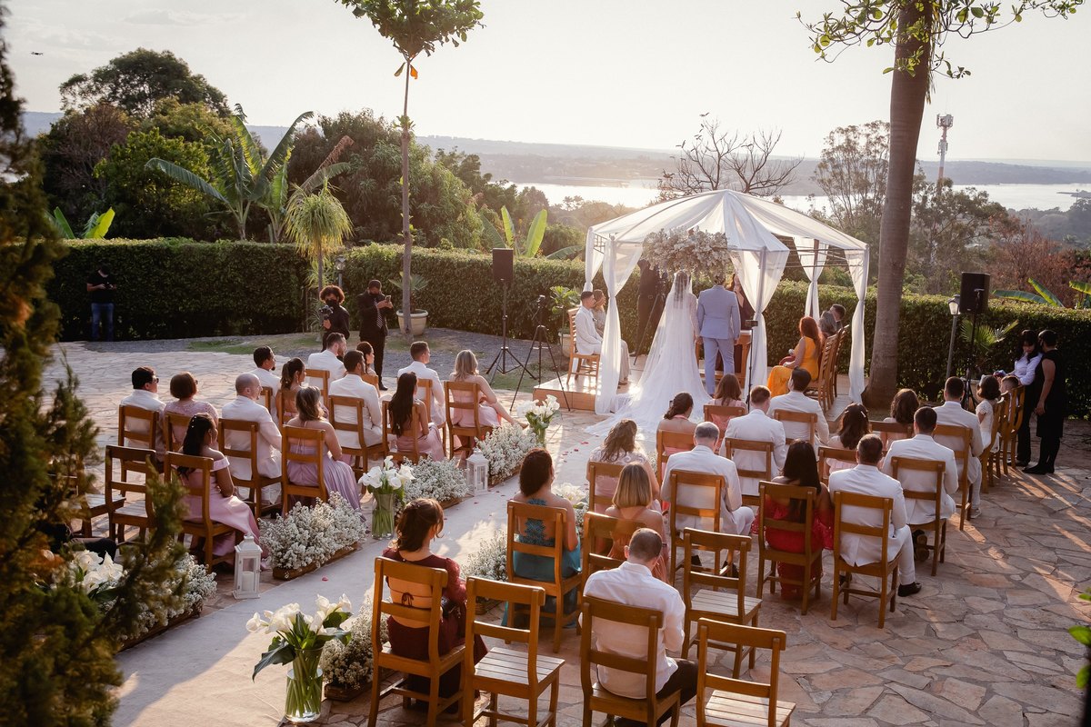 Casamento-ao-pôr-do-sol - Casamento-de-dia - Casamento - Cerimonia-de-casamento - Casal - Fotógrafo-de-casamento - Brasília-DF - Fotógrafo-de-casais - Noivo - Noiva - Vestido-da-noiva - Casamento-inspiração - Fotógrafo-Brasília