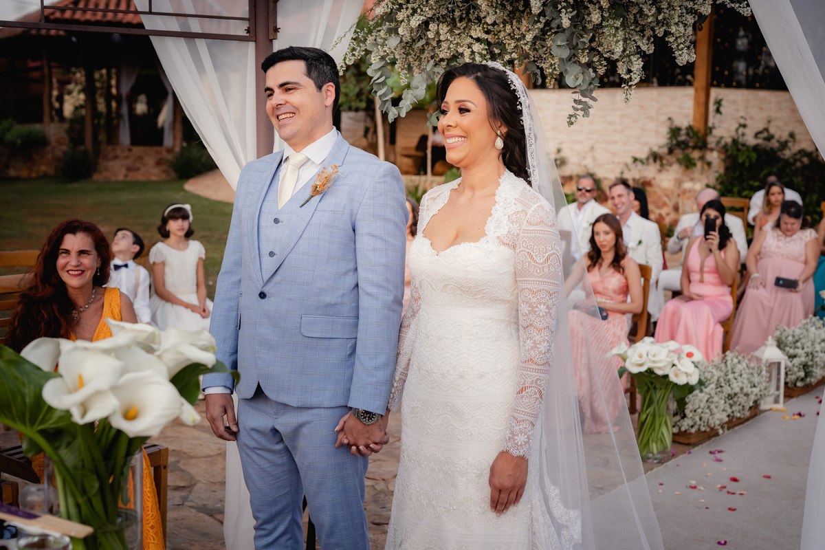 Casamento ao pôr do sol - Casamento de dia - Casamento - Cerimonia de casamento - Casal - Fotógrafo de casamento - Brasília-DF - Fotógrafo de casais - Noivo - Noiva - Vestido da noiva - Casamento inspiração - Fotógrafo Brasília 