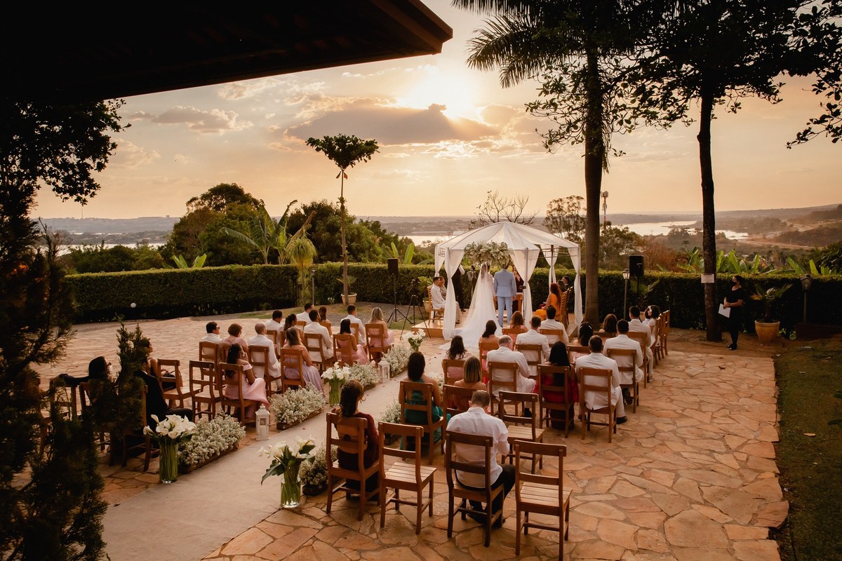 Casamento ao pôr do sol - Casamento de dia - Casamento - Cerimonia de casamento - Casal - Fotógrafo de casamento - Brasília-DF - Fotógrafo de casais - Noivo - Noiva - Vestido da noiva - Casamento inspiração - Fotógrafo Brasília 