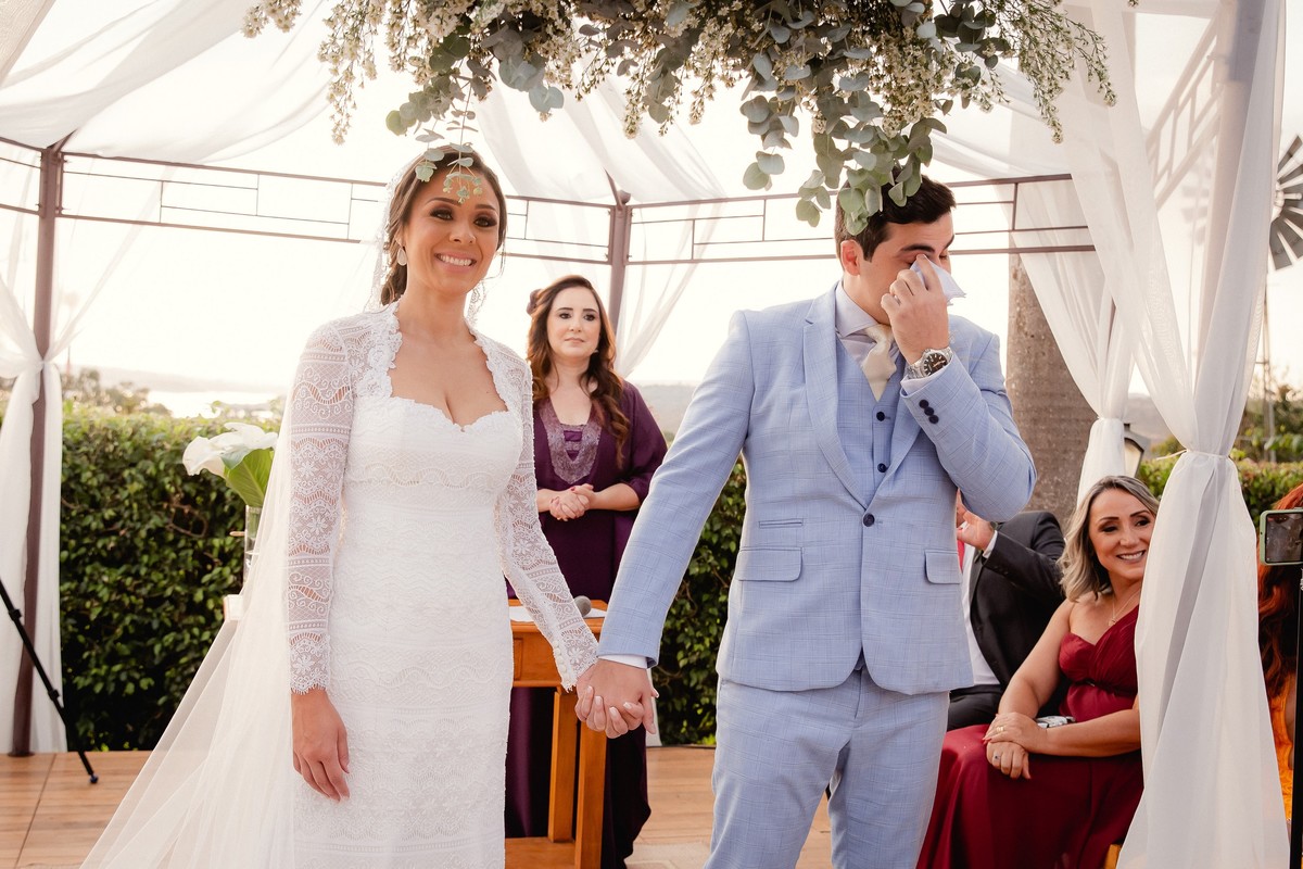 Casamento ao pôr do sol - Casamento de dia - Casamento - Cerimonia de casamento - Casal - Fotógrafo de casamento - Brasília-DF - Fotógrafo de casais - Noivo - Noiva - Vestido da noiva - Casamento inspiração - Fotógrafo Brasília 