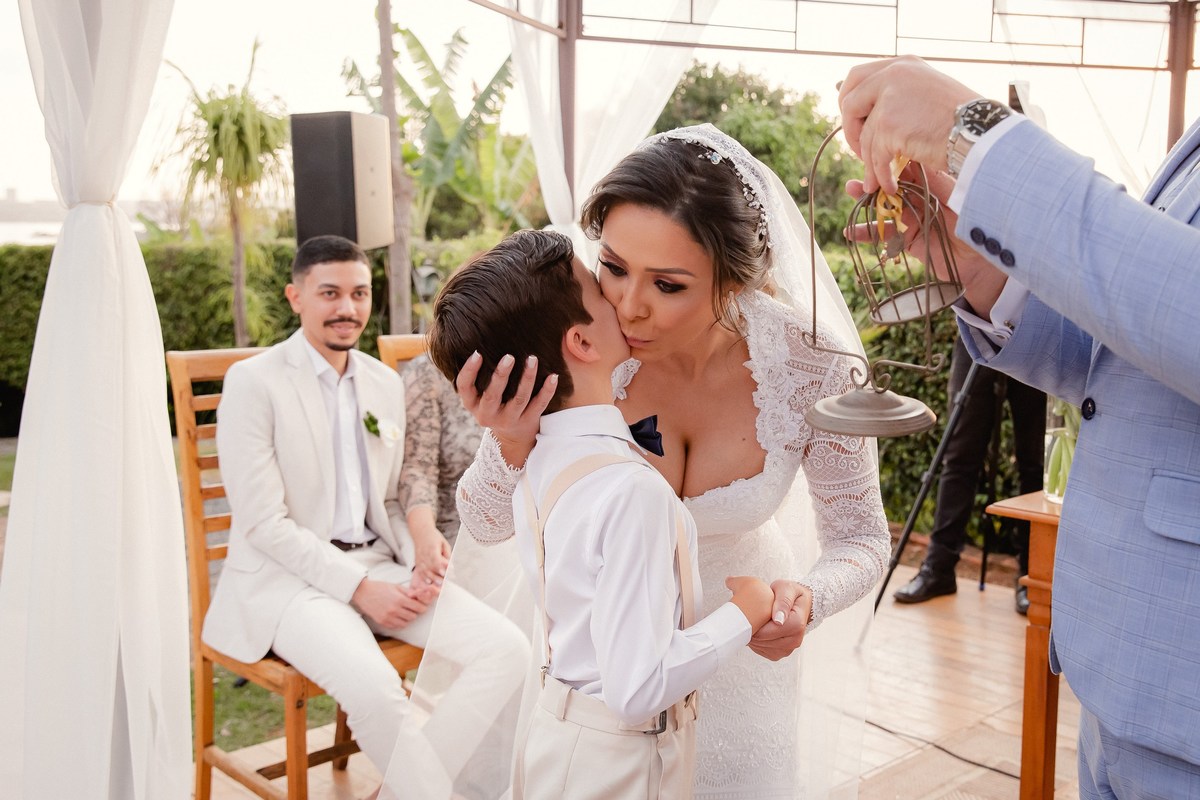 Casamento ao pôr do sol - Casamento de dia - Casamento - Cerimonia de casamento - Casal - Fotógrafo de casamento - Brasília-DF - Fotógrafo de casais - Noivo - Noiva - Vestido da noiva - Casamento inspiração - Fotógrafo Brasília 