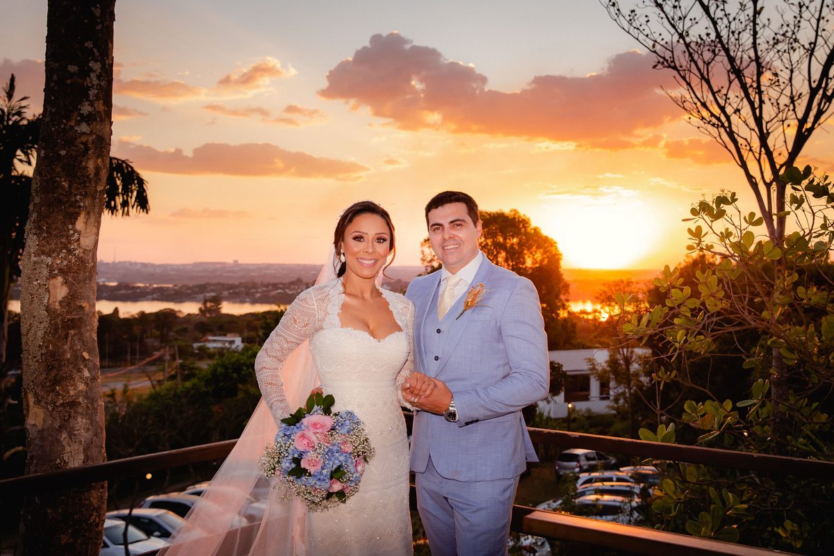 Casamento-ao-pôr-do-sol - Casamento-de-dia - Casamento - Cerimonia-de-casamento - Casal - Fotógrafo-de-casamento - Brasília-DF - Fotógrafo-de-casais - Noivo - Noiva - Vestido-da-noiva - Casamento-inspiração - Fotógrafo-Brasília