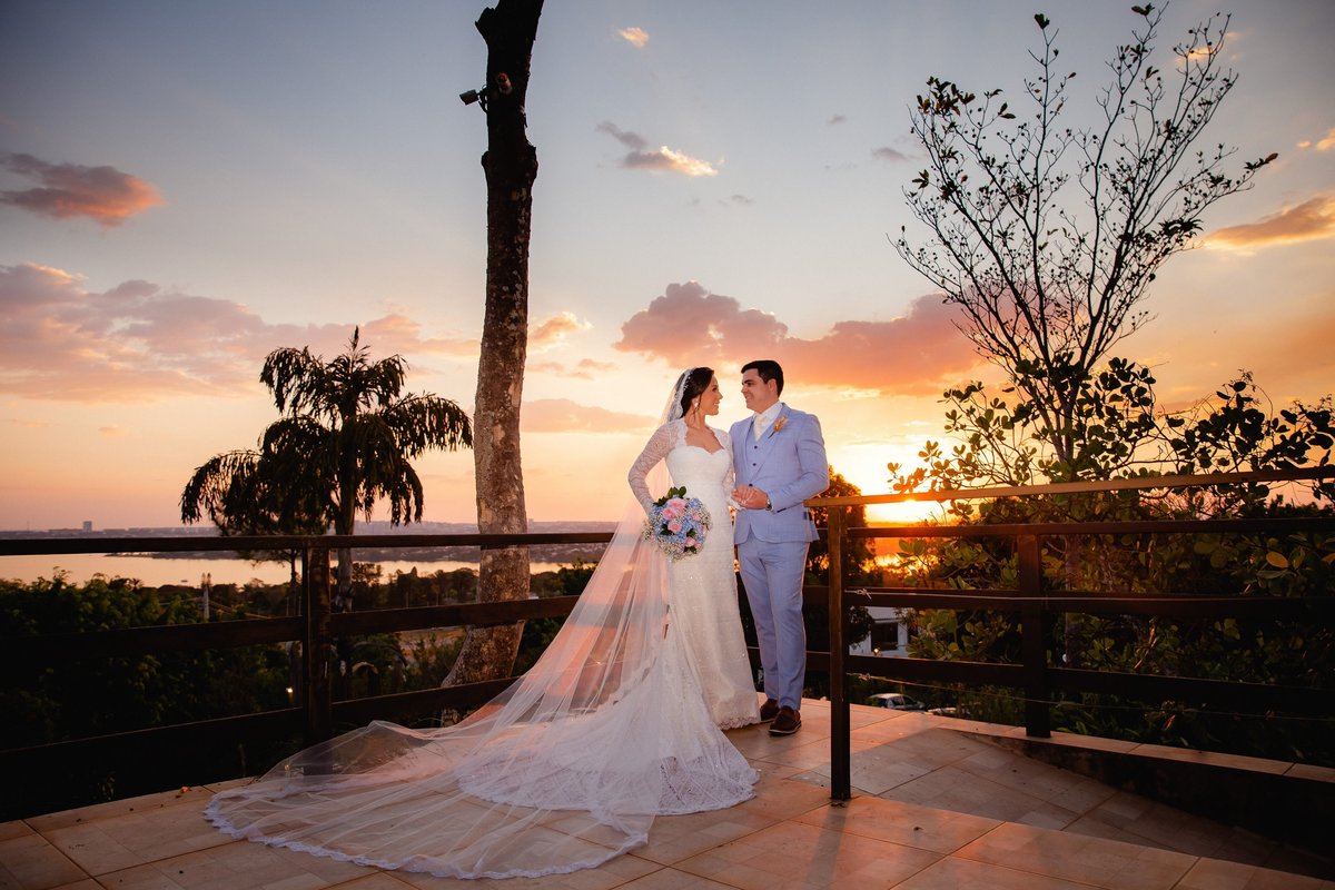 Casamento ao pôr do sol - Casamento de dia - Casamento - Cerimonia de casamento - Casal - Fotógrafo de casamento - Brasília-DF - Fotógrafo de casais - Noivo - Noiva - Vestido da noiva - Casamento inspiração - Fotógrafo Brasília 