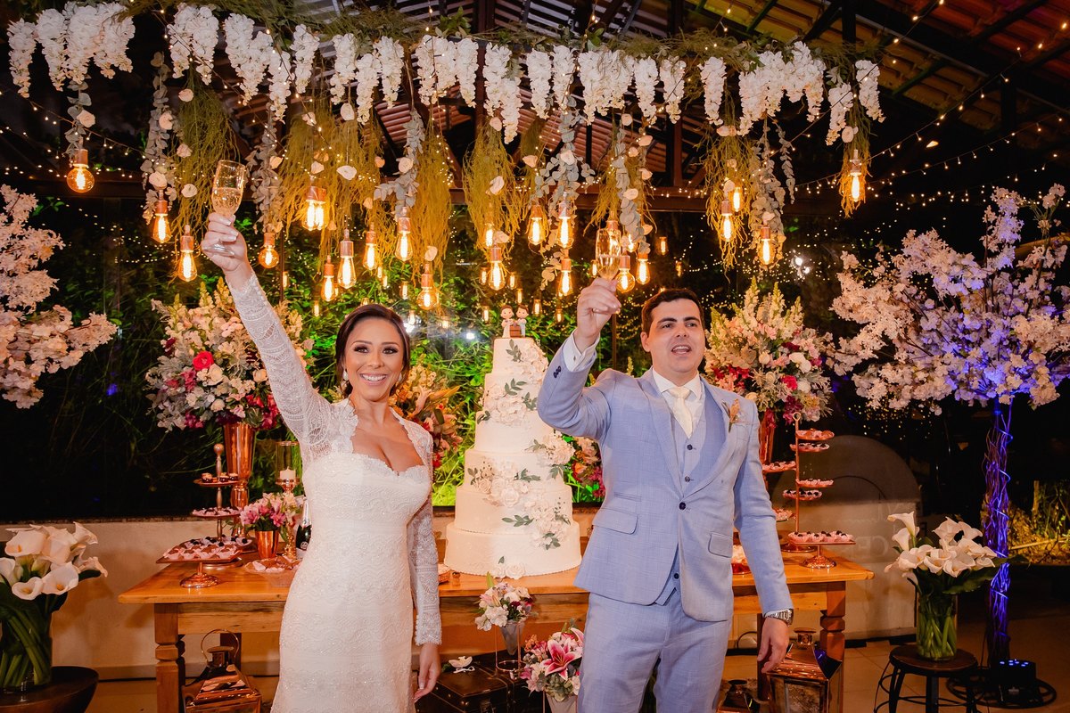 Casamento ao pôr do sol - Casamento de dia - Casamento - Cerimonia de casamento - Casal - Fotógrafo de casamento - Brasília-DF - Fotógrafo de casais - Noivo - Noiva - Vestido da noiva - Casamento inspiração - Fotógrafo Brasília - Festa de casamento  