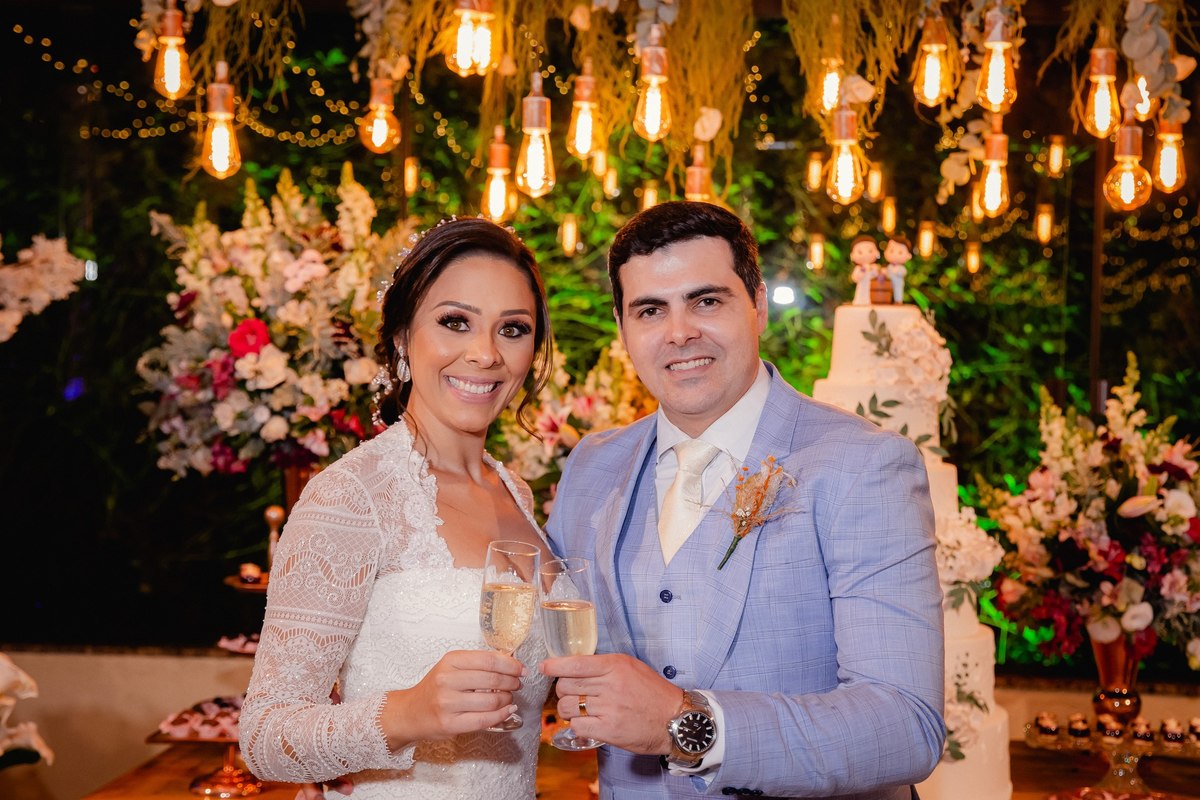 Casamento ao pôr do sol - Casamento de dia - Casamento - Cerimonia de casamento - Casal - Fotógrafo de casamento - Brasília-DF - Fotógrafo de casais - Noivo - Noiva - Vestido da noiva - Casamento inspiração - Fotógrafo Brasília - Festa de casamento 