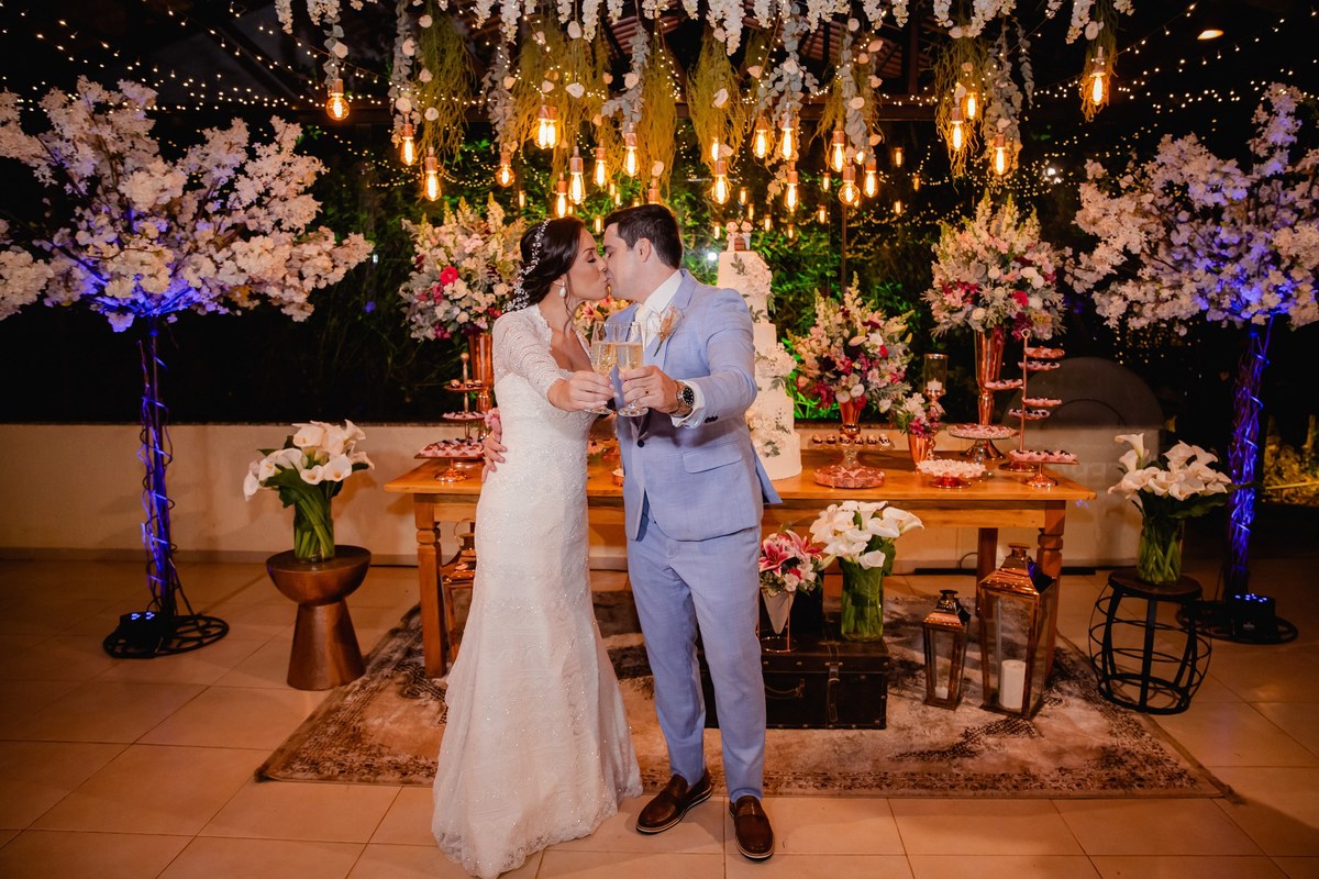 Casamento ao pôr do sol - Casamento de dia - Casamento - Cerimonia de casamento - Casal - Fotógrafo de casamento - Brasília-DF - Fotógrafo de casais - Noivo - Noiva - Vestido da noiva - Casamento inspiração - Fotógrafo Brasília - Festa-de-casamento 