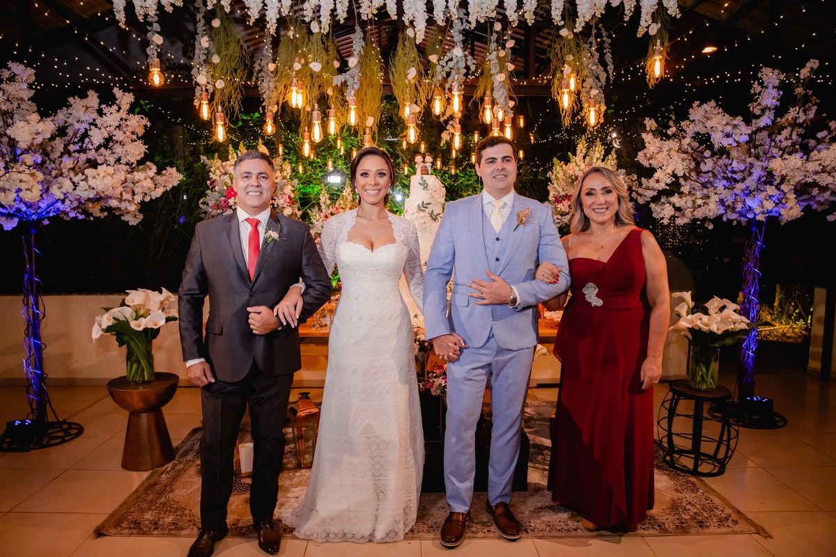 Casamento ao pôr do sol - Casamento de dia - Casamento - Cerimonia de casamento - Casal - Fotógrafo de casamento - Brasília-DF - Fotógrafo de casais - Noivo - Noiva - Vestido da noiva - Casamento inspiração - Fotógrafo Brasília - Festa de casamento 