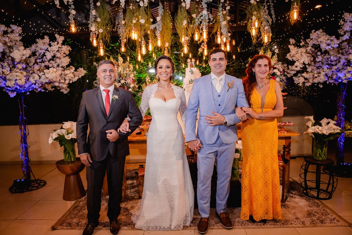 Casamento ao pôr do sol - Casamento de dia - Casamento - Cerimonia de casamento - Casal - Fotógrafo de casamento - Brasília-DF - Fotógrafo de casais - Noivo - Noiva - Vestido da noiva - Casamento inspiração - Fotógrafo Brasília - Festa de casamento 