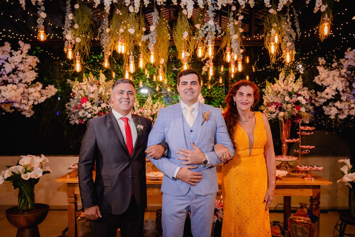 Casamento ao pôr do sol - Casamento de dia - Casamento - Cerimonia de casamento - Casal - Fotógrafo de casamento - Brasília-DF - Fotógrafo de casais - Noivo - Noiva - Vestido da noiva - Casamento inspiração - Fotógrafo Brasília - Festa de casamento 