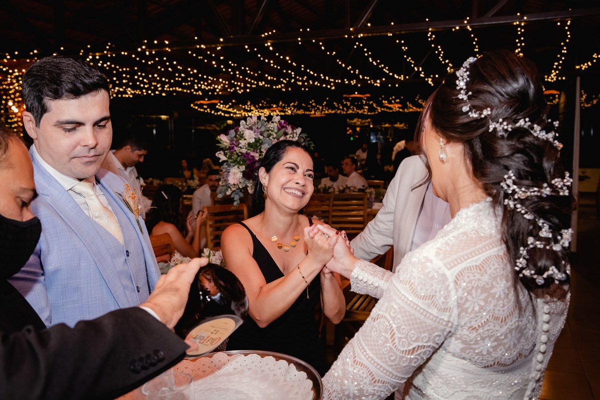 Casamento ao pôr do sol - Casamento de dia - Casamento - Cerimonia de casamento - Casal - Fotógrafo de casamento - Brasília-DF - Fotógrafo de casais - Noivo - Noiva - Vestido da noiva - Casamento inspiração - Fotógrafo Brasília - Festa de casamento 