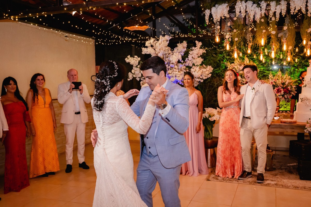 Casamento ao pôr do sol - Casamento de dia - Casamento - Cerimonia de casamento - Casal - Fotógrafo de casamento - Brasília-DF - Fotógrafo de casais - Noivo - Noiva - Vestido da noiva - Casamento inspiração - Fotógrafo Brasília - Festa-de-casamento 