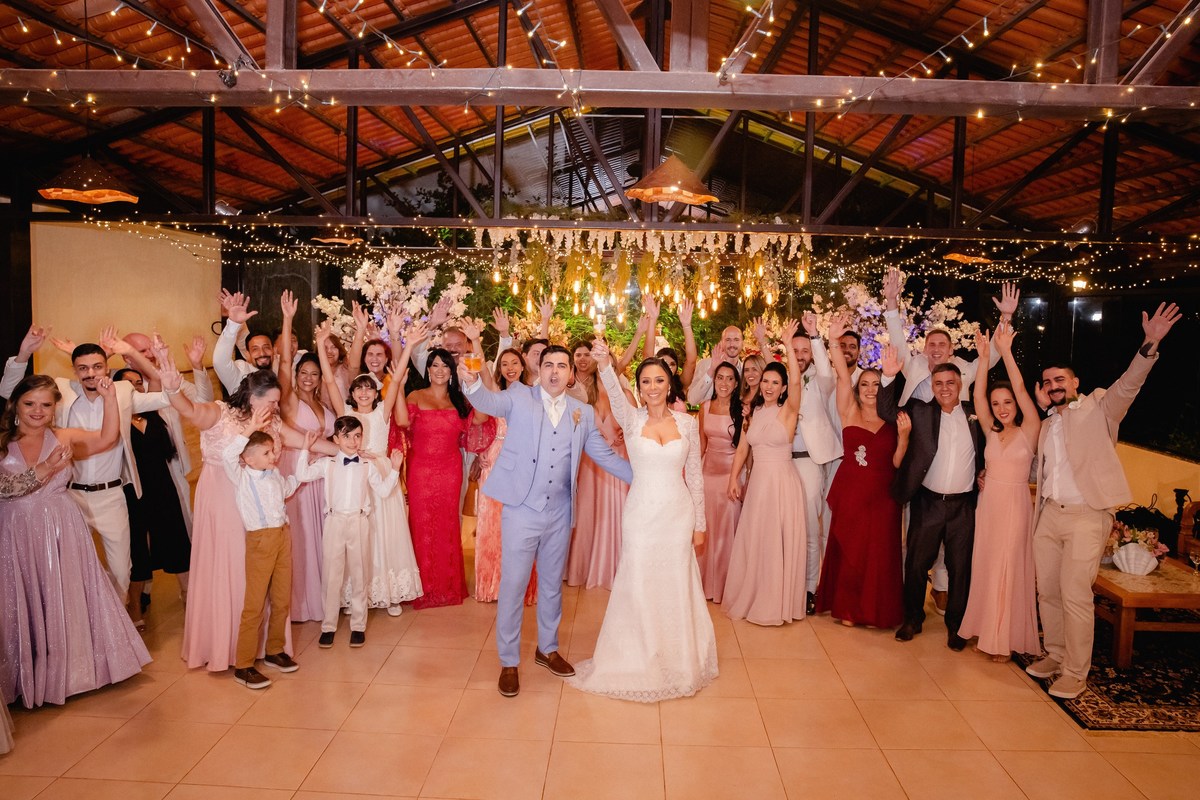 Casamento ao pôr do sol - Casamento de dia - Casamento - Cerimonia de casamento - Casal - Fotógrafo de casamento - Brasília-DF - Fotógrafo de casais - Noivo - Noiva - Vestido da noiva - Casamento inspiração - Fotógrafo Brasília - Festa de casamento 