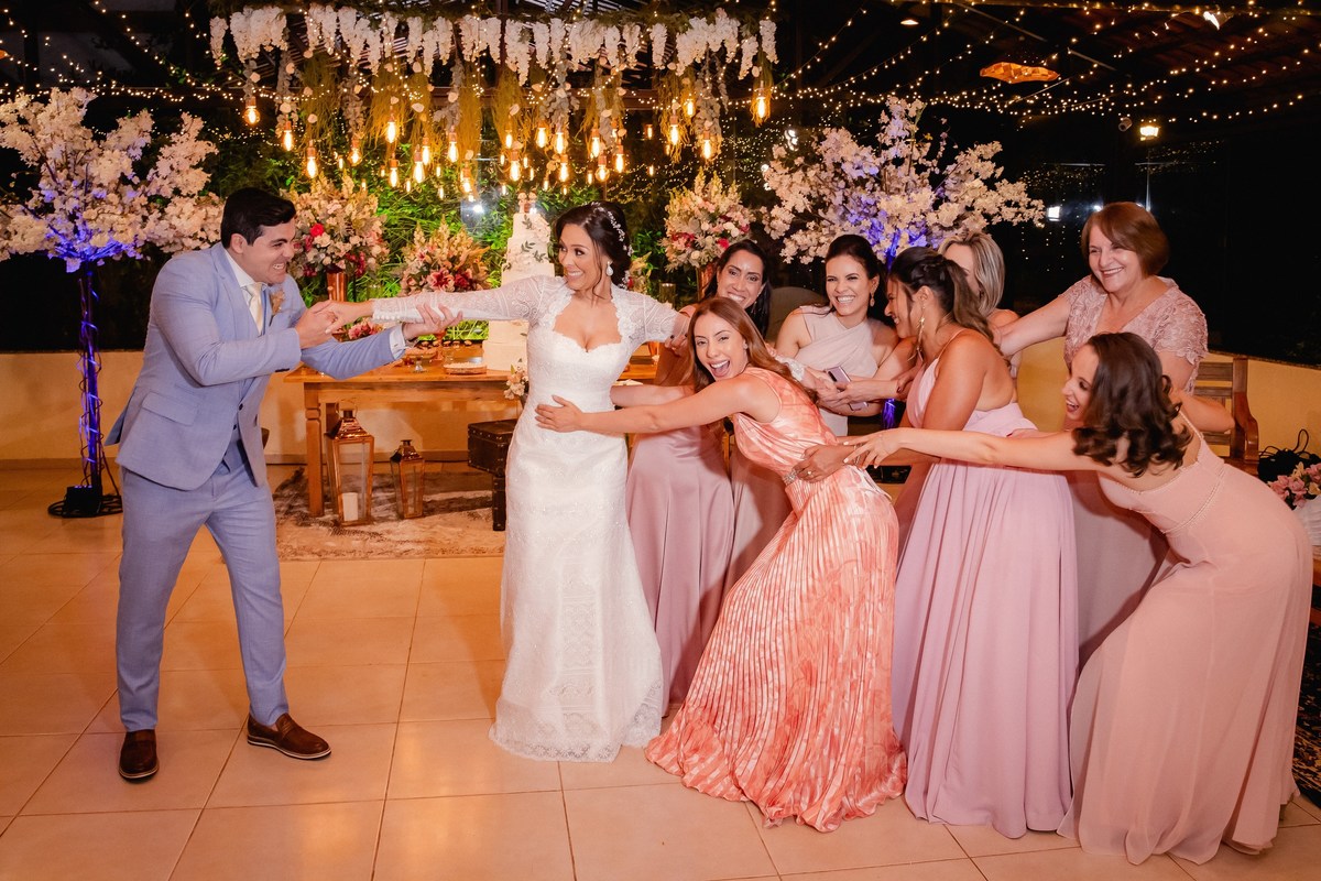 Casamento ao pôr do sol - Casamento de dia - Casamento - Cerimonia de casamento - Casal - Fotógrafo de casamento - Brasília-DF - Fotógrafo de casais - Noivo - Noiva - Vestido da noiva - Casamento inspiração - Fotógrafo Brasília - Festa-de-casamento 