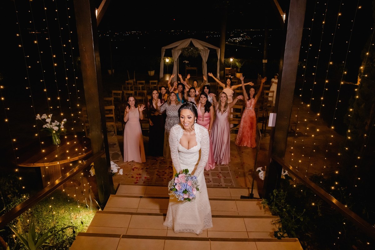 Casamento ao pôr do sol - Casamento de dia - Casamento - Cerimonia de casamento - Casal - Fotógrafo de casamento - Brasília-DF - Fotógrafo de casais - Noivo - Noiva - Vestido da noiva - Casamento inspiração - Fotógrafo Brasília - Festa de casamento 