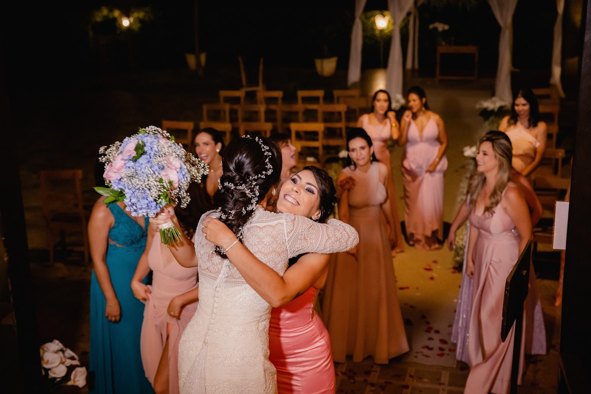 Casamento ao pôr do sol - Casamento de dia - Casamento - Cerimonia de casamento - Casal - Fotógrafo de casamento - Brasília-DF - Fotógrafo de casais - Noivo - Noiva - Vestido da noiva - Casamento inspiração - Fotógrafo Brasília - Festa de casamento 