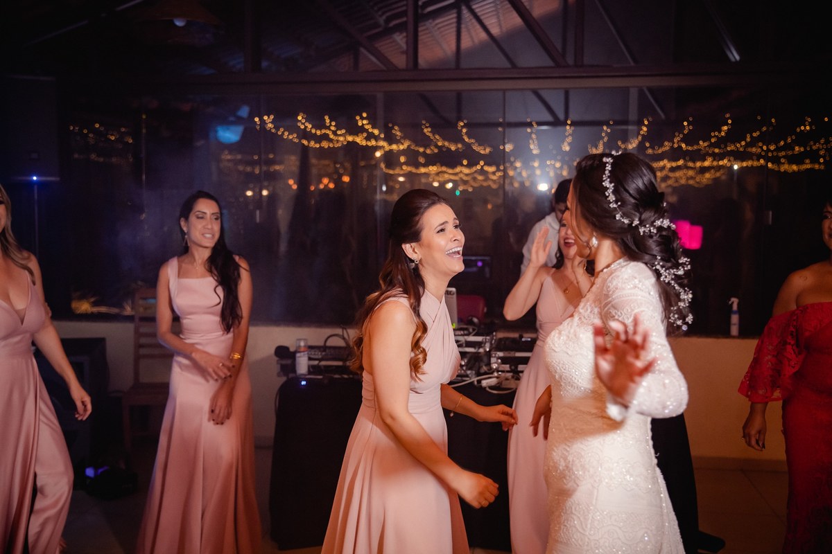 Casamento ao pôr do sol - Casamento de dia - Casamento - Cerimonia de casamento - Casal - Fotógrafo de casamento - Brasília-DF - Fotógrafo de casais - Noivo - Noiva - Vestido da noiva - Casamento inspiração - Fotógrafo Brasília - Festa-de-casamento 