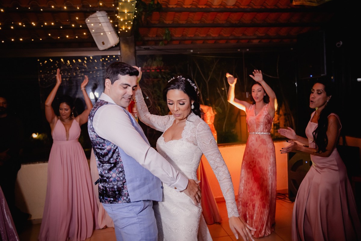 Casamento ao pôr do sol - Casamento de dia - Casamento - Cerimonia de casamento - Casal - Fotógrafo de casamento - Brasília-DF - Fotógrafo de casais - Noivo - Noiva - Vestido da noiva - Casamento inspiração - Fotógrafo Brasília - Festa-de-casamento 