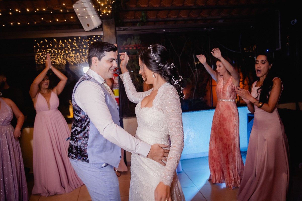 Casamento ao pôr do sol - Casamento de dia - Casamento - Cerimonia de casamento - Casal - Fotógrafo de casamento - Brasília-DF - Fotógrafo de casais - Noivo - Noiva - Vestido da noiva - Casamento inspiração - Fotógrafo Brasília - Festa-de-casamento  