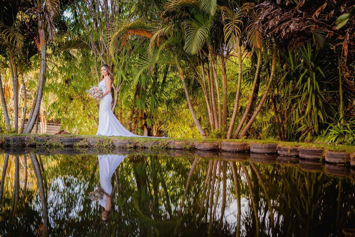 Noiva - Brasília-DF - Casamento - Ensaio de noiva - Noiva elegante - Vestido de noiva - Noivas - Noivas Brasília - Casamento civil - Casamento ao ar livre - Casamento simples - Noiva 2021 - Noiva 2022 - Fotógrafo de casamento - Multifocco - Foto de noiva 