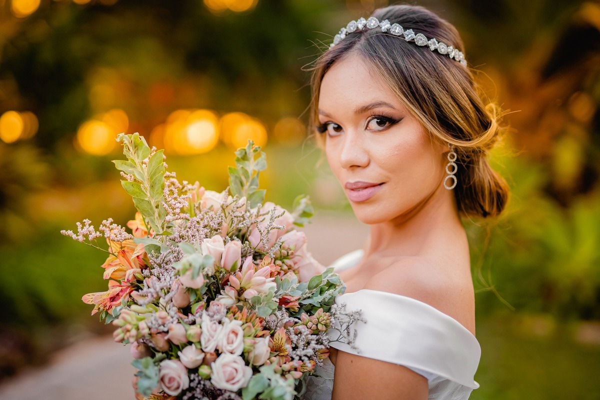 Noiva - Brasília-DF - Casamento - Ensaio de noiva - Noiva elegante - Vestido de noiva - Noivas - Noivas Brasília - Casamento civil - Casamento ao ar livre - Casamento simples - Noiva 2021 - Noiva 2022 - Fotógrafo de casamento - Multifocco - Foto de noiva 