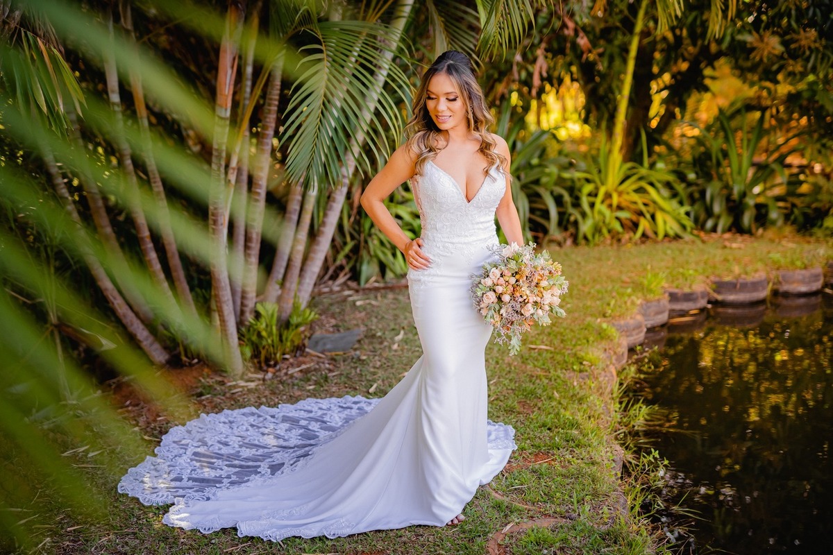Noiva - Brasília-DF - Casamento - Ensaio de noiva - Noiva elegante - Vestido de noiva - Noivas - Noivas Brasília - Casamento civil - Casamento ao ar livre - Casamento simples - Noiva 2021 - Noiva 2022 - Fotógrafo de casamento - Multifocco - Foto de noiva 