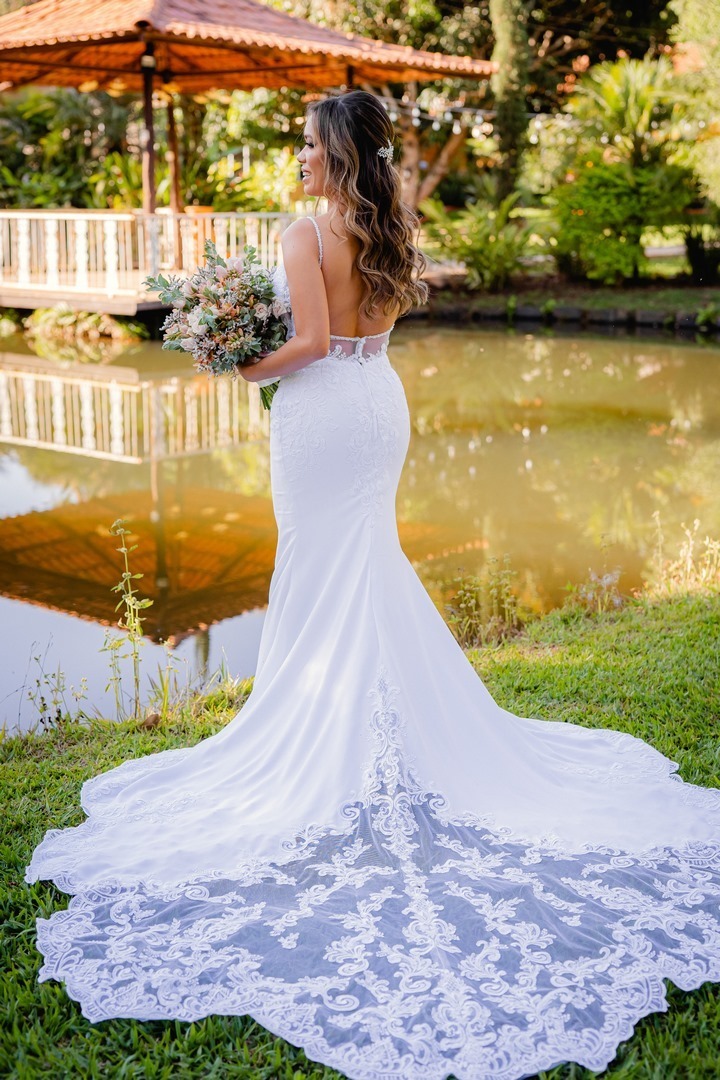 Noiva - Brasília-DF - Casamento - Ensaio de noiva - Noiva elegante - Vestido de noiva - Noivas - Noivas Brasília - Casamento civil - Casamento ao ar livre - Casamento simples - Noiva 2021 - Noiva 2022 - Fotógrafo de casamento - Multifocco - Foto de noiva 
