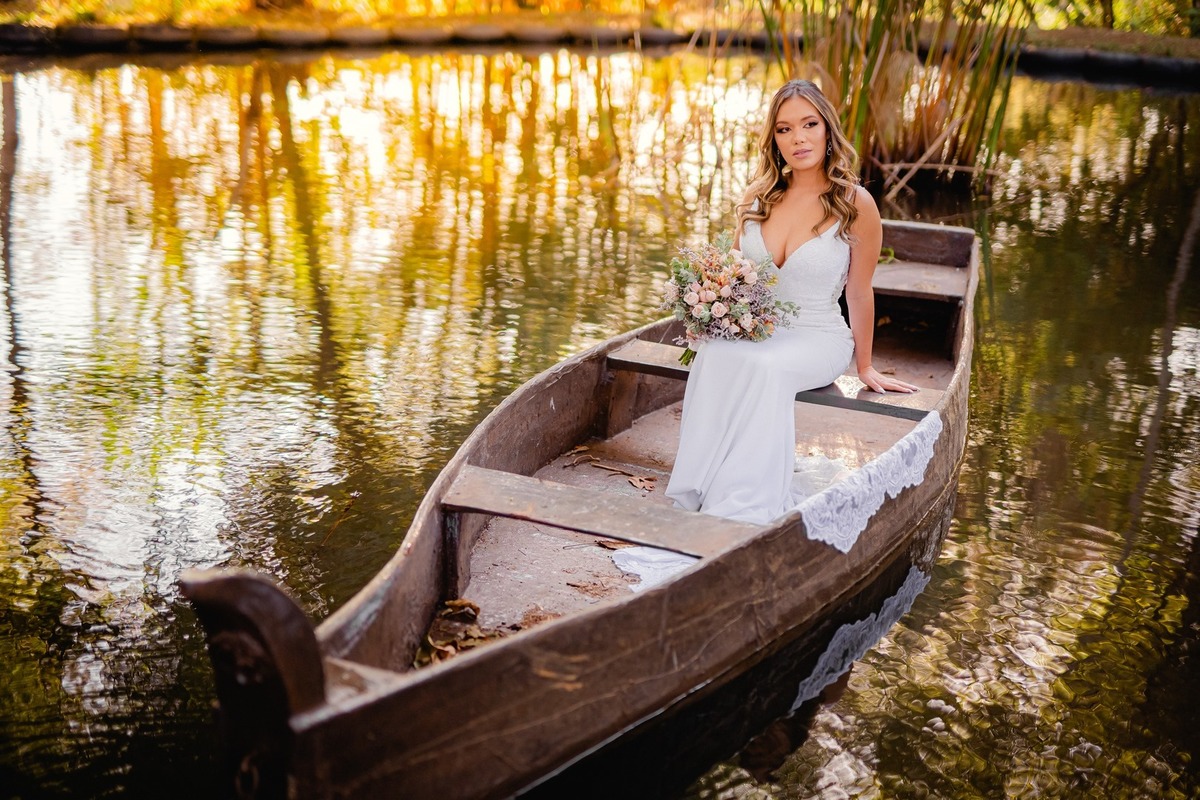 Noiva - Brasília-DF - Casamento - Ensaio de noiva - Noiva elegante - Vestido de noiva - Noivas - Noivas Brasília - Casamento civil - Casamento ao ar livre - Casamento simples - Noiva 2021 - Noiva 2022 - Fotógrafo de casamento - Multifocco - Foto de noiva 