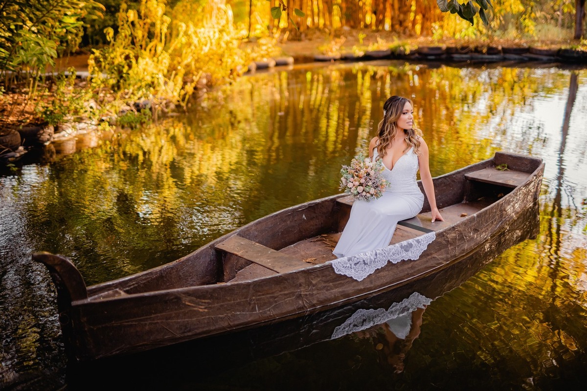 Noiva - Brasília-DF - Casamento - Ensaio de noiva - Noiva elegante - Vestido de noiva - Noivas - Noivas Brasília - Casamento civil - Casamento ao ar livre - Casamento simples - Noiva 2021 - Noiva 2022 - Fotógrafo de casamento - Multifocco - Foto de noiva 