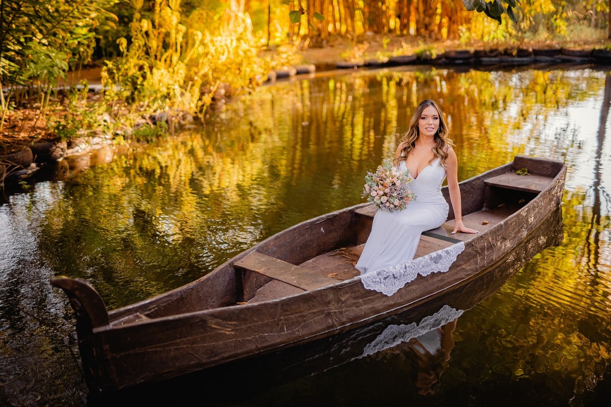 Noiva - Brasília-DF - Casamento - Ensaio de noiva - Noiva elegante - Vestido de noiva - Noivas - Noivas Brasília - Casamento civil - Casamento ao ar livre - Casamento simples - Noiva 2021 - Noiva 2022 - Fotógrafo de casamento - Multifocco - Foto de noiva 