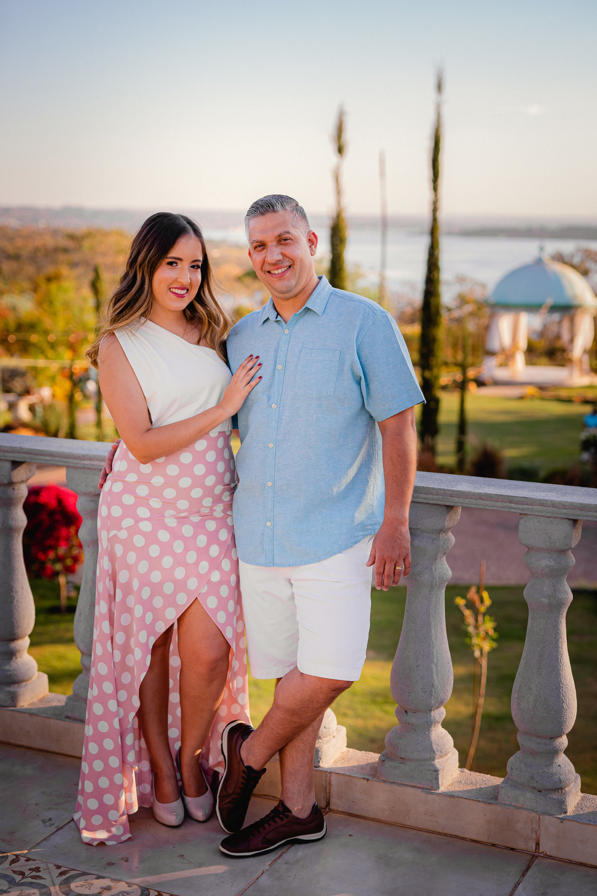 Ensaio de casal - Ensaio de casal brasília - Fotos de casal - Fotógrafo de casal - Fotógrafo Brasília - Fotógrafo de casamento - Brasília-DF - Villa Giardini - Inspiração ensaio de casal  - Ensaio de casal ao ar livre - Ensaio de casal criativo