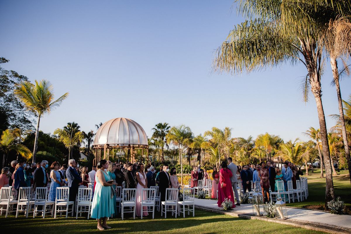 Casamento ao ar livre - Casamento-de-dia - Casamento - Cerimonia-de-casamento - Casal - Fotógrafo-de-casamento - Brasília-DF - Fotógrafo-de-casais - Noivo - Noiva - Vestido-da-noiva - Casamento-inspiração - Fotógrafo-Brasília - Madrinhas de casamento 