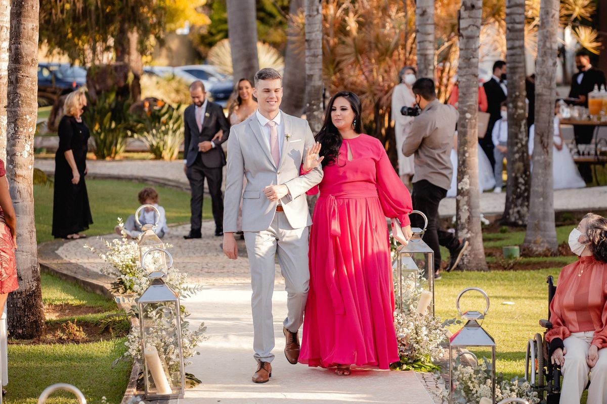 Casamento ao ar livre - Casamento-de-dia - Casamento - Cerimonia-de-casamento - Casal - Fotógrafo-de-casamento - Brasília-DF - Fotógrafo-de-casais - Noivo - Noiva - Vestido-da-noiva - Casamento-inspiração - Fotógrafo-Brasília - Madrinhas de casamento 