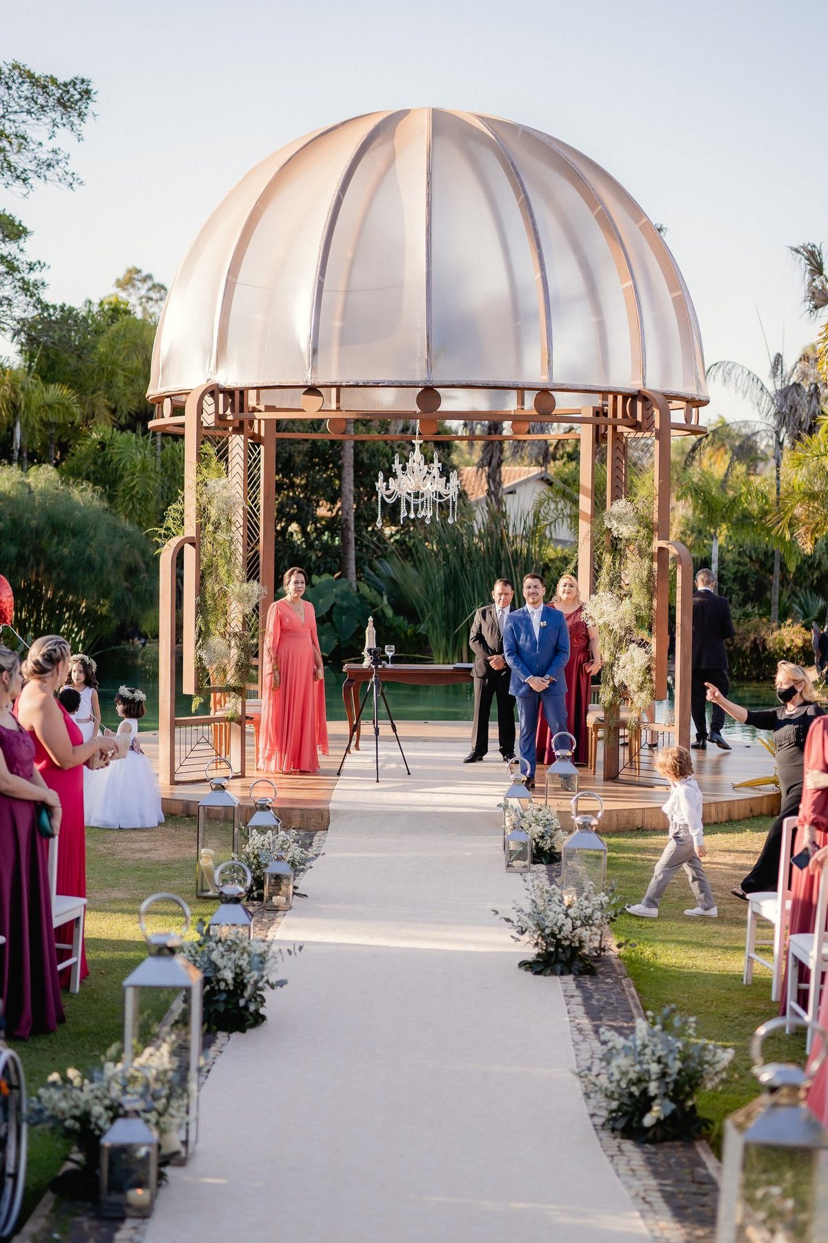 Casamento ao ar livre - Casamento-de-dia - Casamento - Cerimonia de casamento - Casal - Fotógrafo de casamento - Brasília-DF - Fotógrafo de casais - Noivo - Noiva - Vestido da noiva - Casamento inspiração - Fotógrafo Brasília - Multifocco