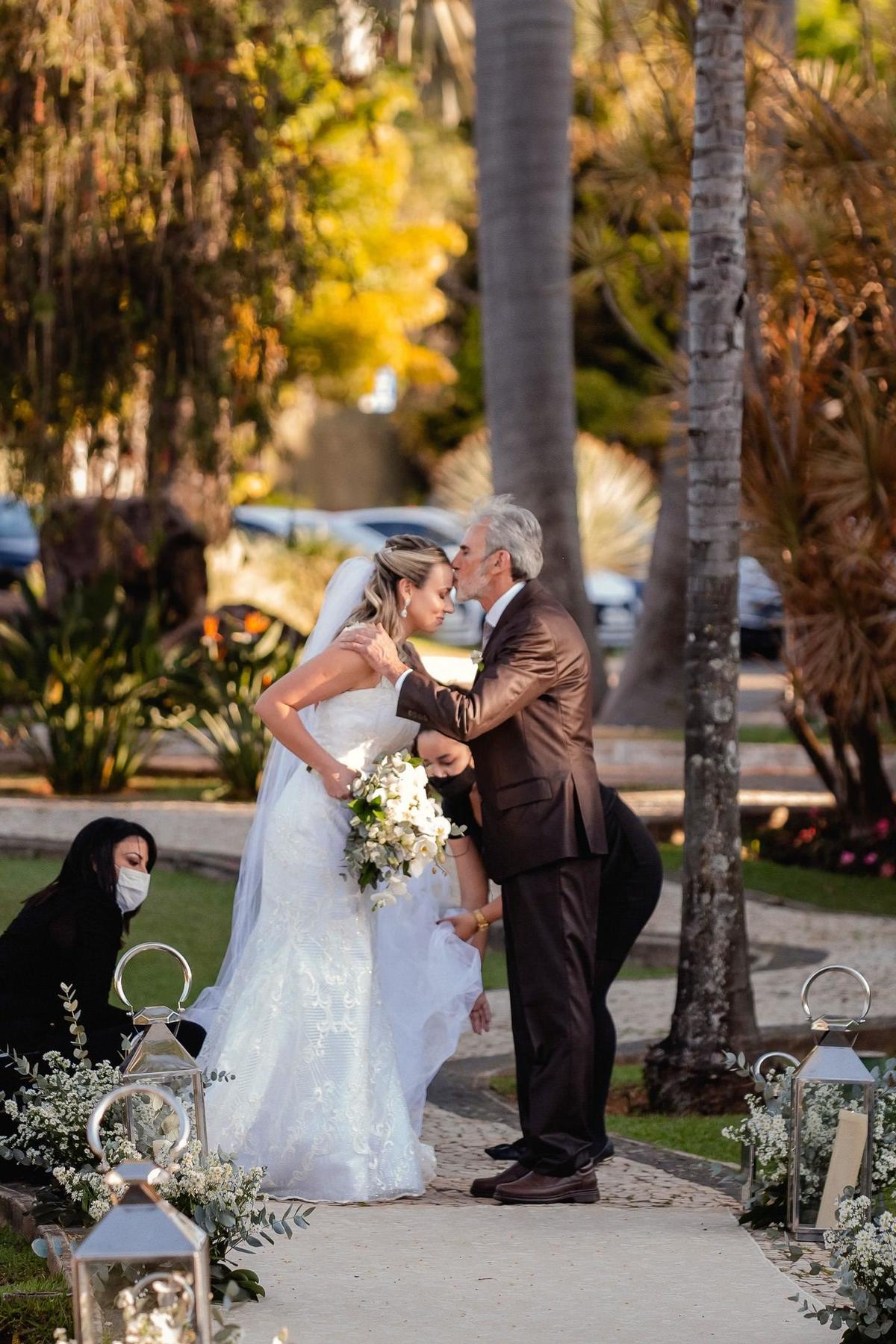 Casamento ao ar livre - Casamento-de-dia - Casamento - Cerimonia de casamento - Casal - Fotógrafo de casamento - Brasília-DF - Fotógrafo de casais - Noivo - Noiva - Vestido da noiva - Casamento inspiração - Fotógrafo Brasília - Multifocco