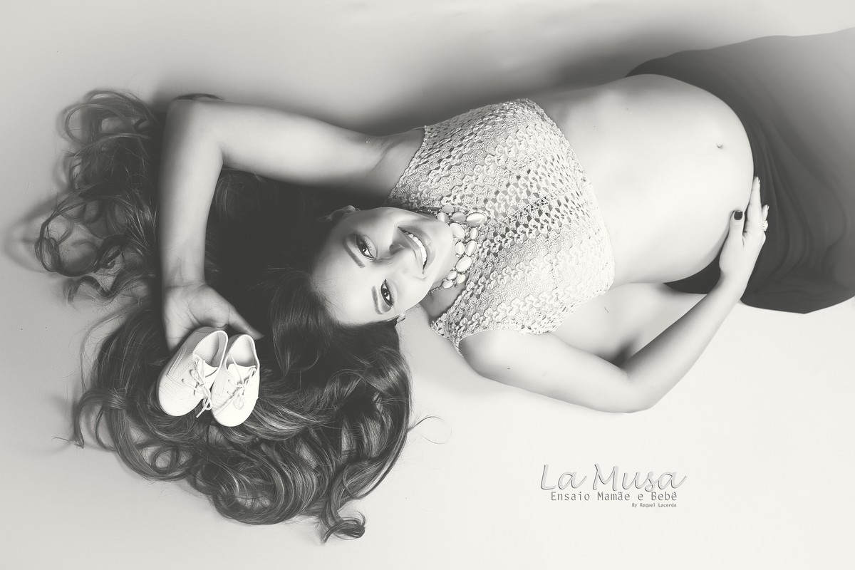 #bookmamãe #bookgestante #ensaiogestante #mamãepoderosa #mãedemenino #ansiedadedemãe #lamusa #multifocco #estudiofotografico #fotosperfeitas #fotosdivina