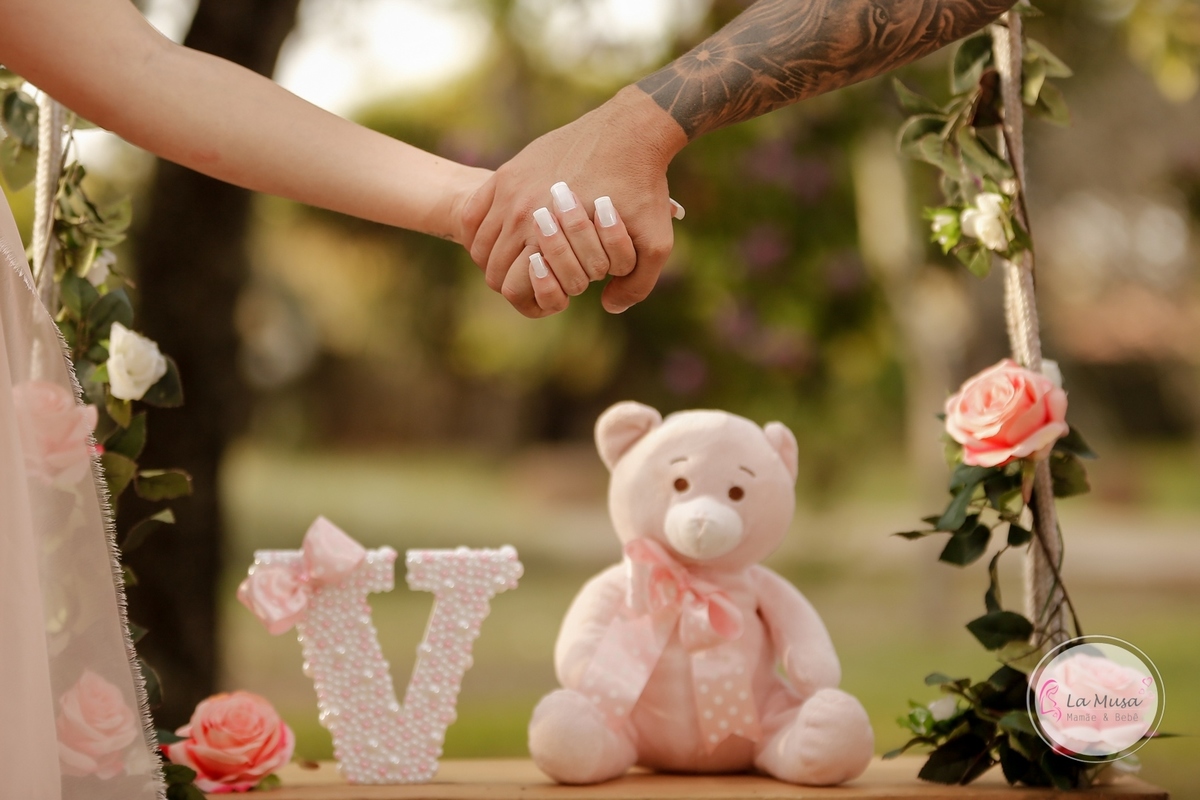 Fotos de gestante em brasília, Linga gravida fotografando ao ar livre.